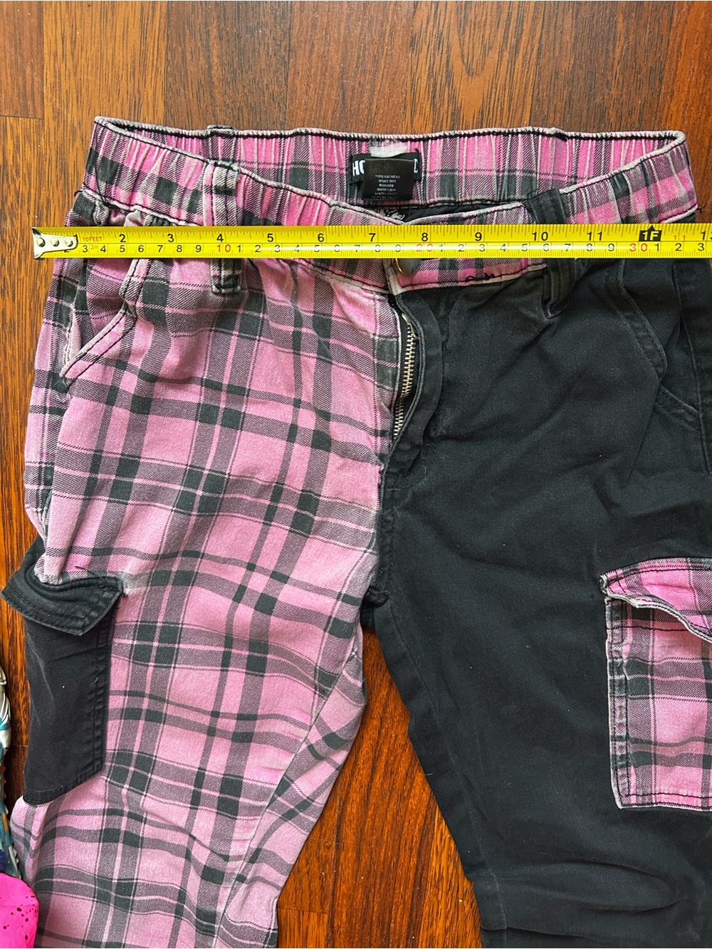 Hot Topic Pink Plaid and Black Two-Tone Cargo Joggers - Picture 4 of 5